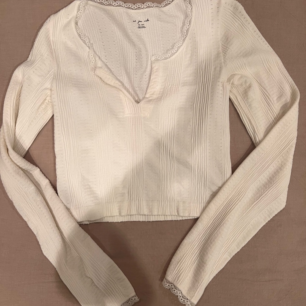 Lace cropped long sleeve